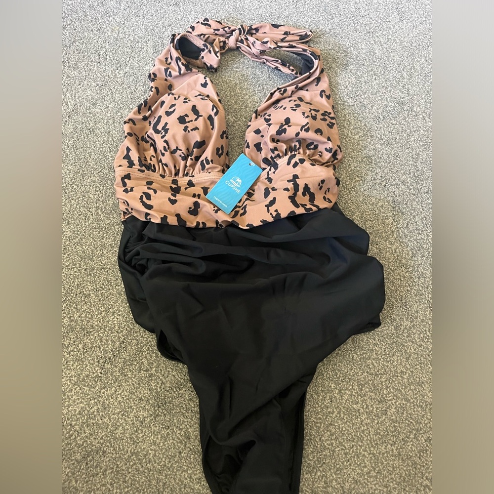 Halter one piece Cup She bathing suit